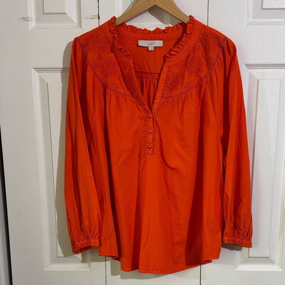 LOFT Women's Vibrant Orange Eyelet Detail V-neck Blouse size XXL Business Casual